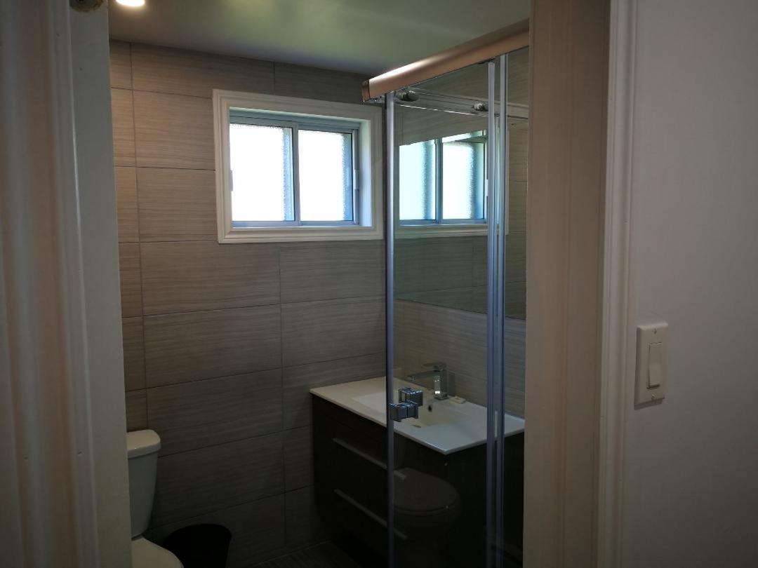 Motel Chez Nous Laval Eksteriør billede