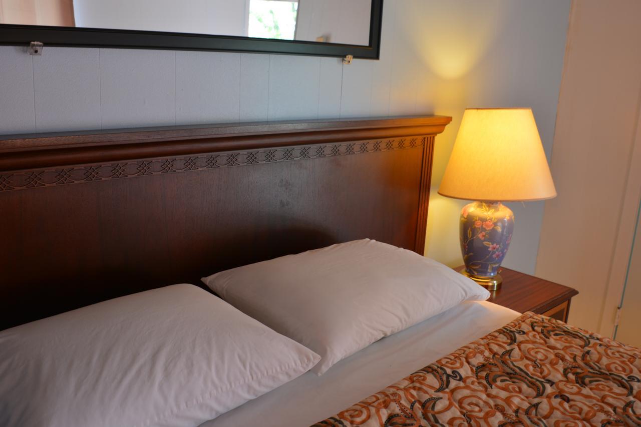 Motel Chez Nous Laval Eksteriør billede