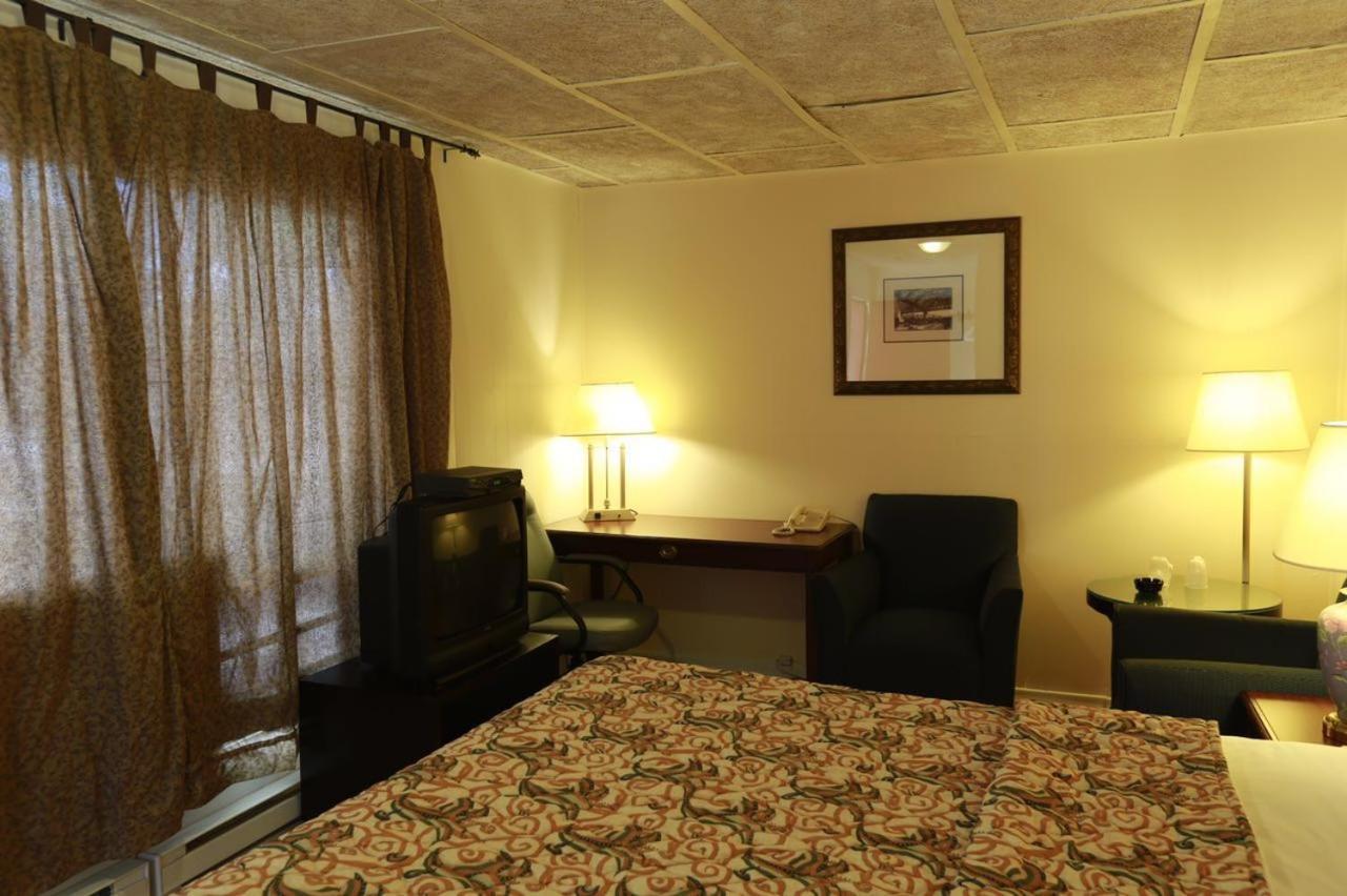Motel Chez Nous Laval Eksteriør billede